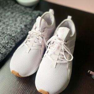 Puma Women's Lilac Sneakers